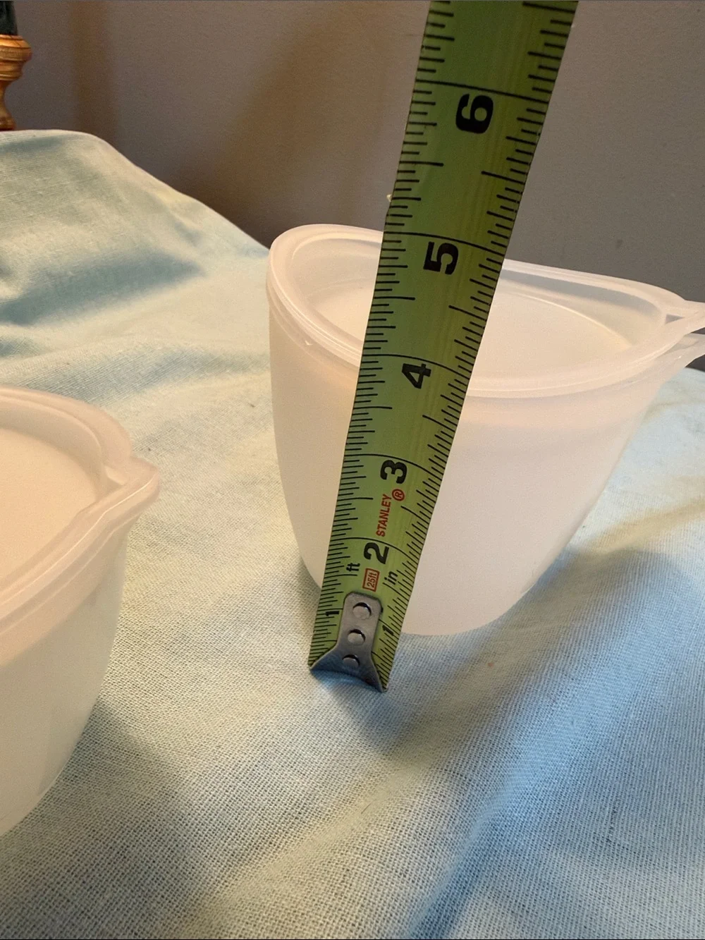 Pampered chef Set of 3 silicon Food Storage Containers with Lids